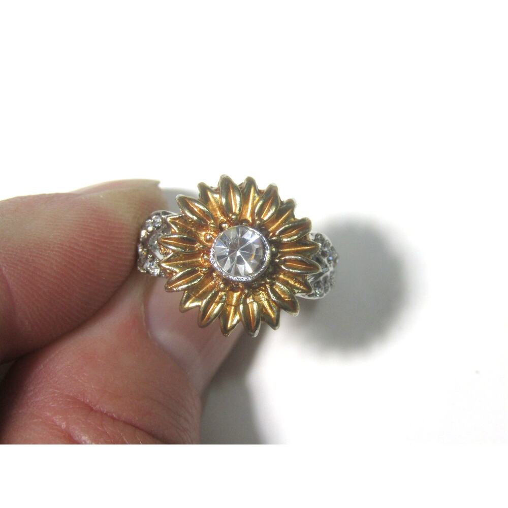 Vintage Silver Tone Sunflower Rhinestone Ring 6‎ 1/2 Cottagecore Boho Fairy Chic